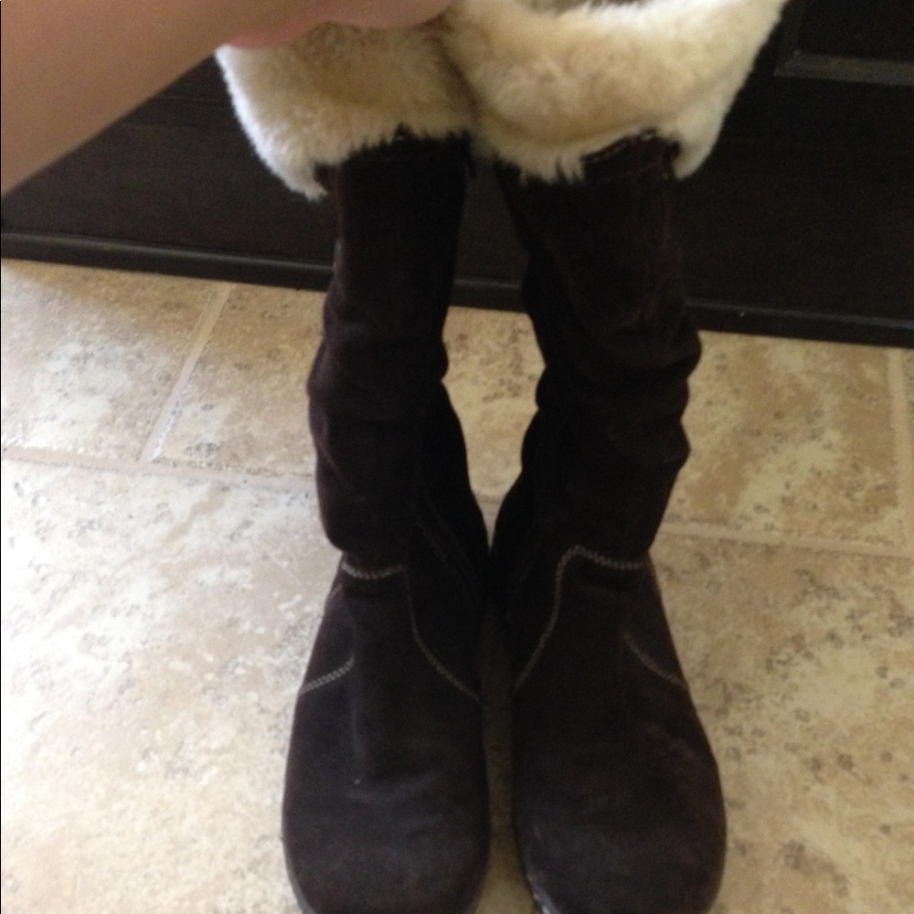 Baretraps suede boots